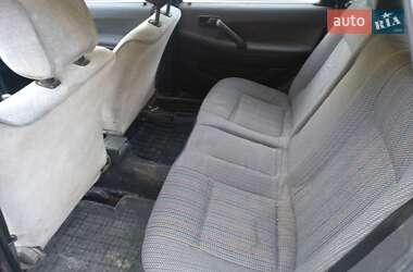 Универсал Volkswagen Passat 1992 в 
