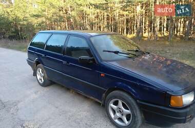 Универсал Volkswagen Passat 1992 в 