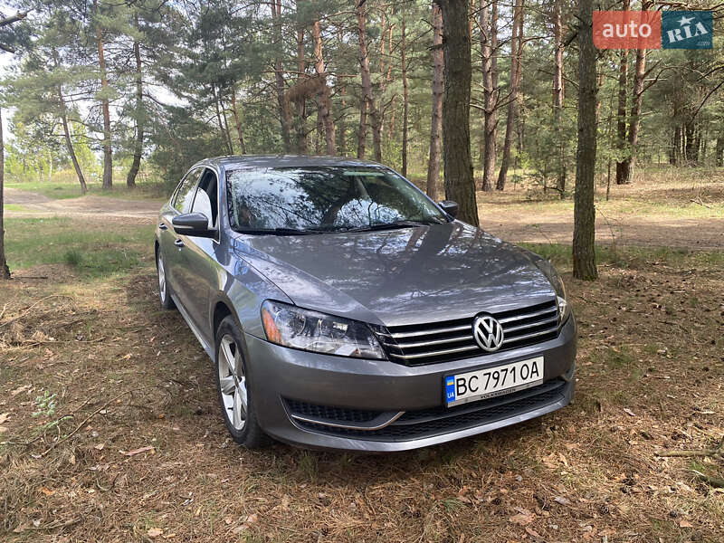 Седан Volkswagen Passat 2015 в Жовкве