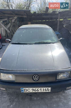 Седан Volkswagen Passat 1989 в 