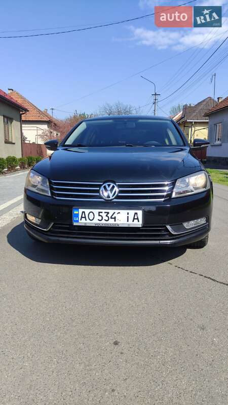Седан Volkswagen Passat 2012 в 