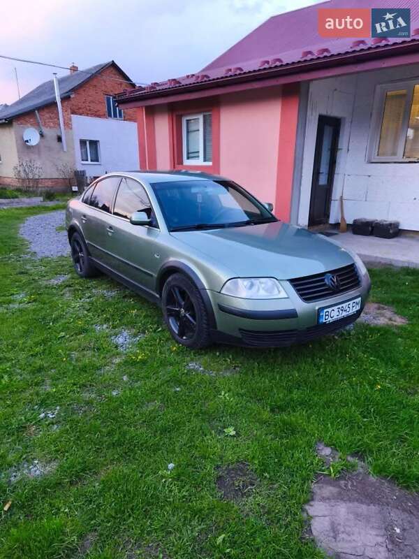 Седан Volkswagen Passat 2001 в 
