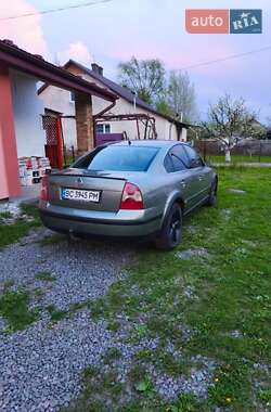 Седан Volkswagen Passat 2001 в 