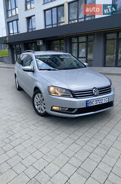 Универсал Volkswagen Passat 2011 в 
