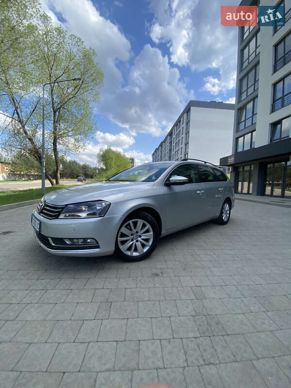 Универсал Volkswagen Passat 2011 в 