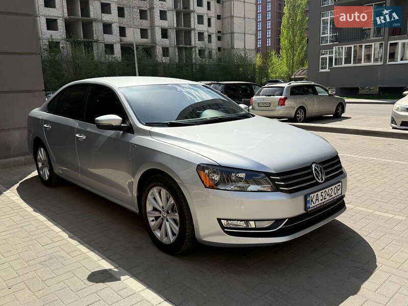 Седан Volkswagen Passat 2014 в Киеве