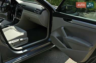 Седан Volkswagen Passat 2017 в 