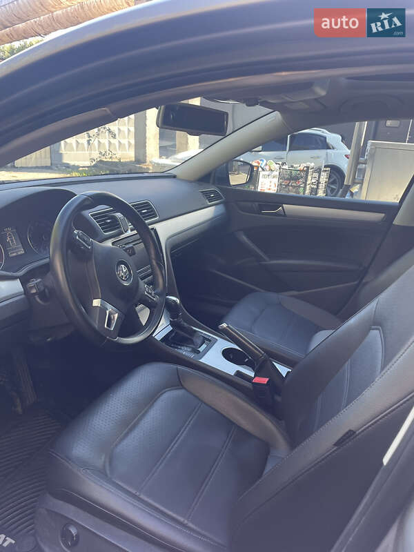Седан Volkswagen Passat 2013 в Киеве