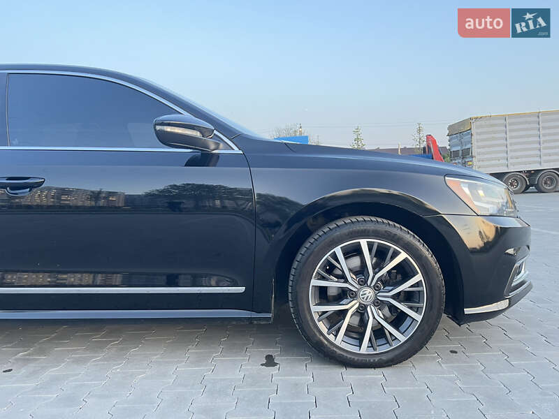 Седан Volkswagen Passat 2016 в Києві