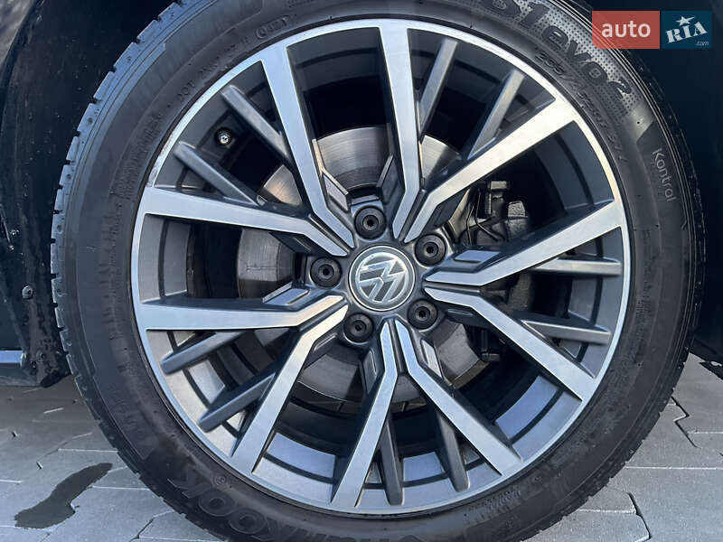 Седан Volkswagen Passat 2016 в Києві