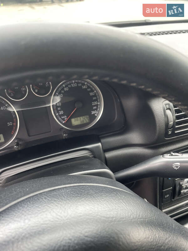 Седан Volkswagen Passat 2002 в Белой Церкви