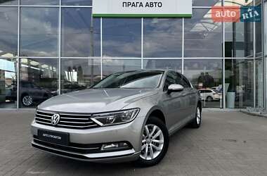 Седан Volkswagen Passat 2015 в 