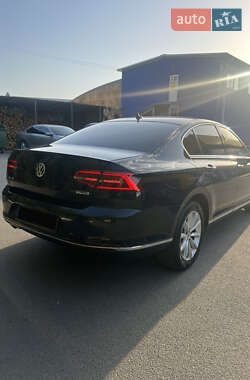 Седан Volkswagen Passat 2015 в 