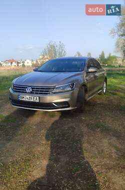 Седан Volkswagen Passat 2016 в Сумах