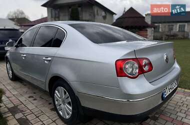 Седан Volkswagen Passat 2005 в 