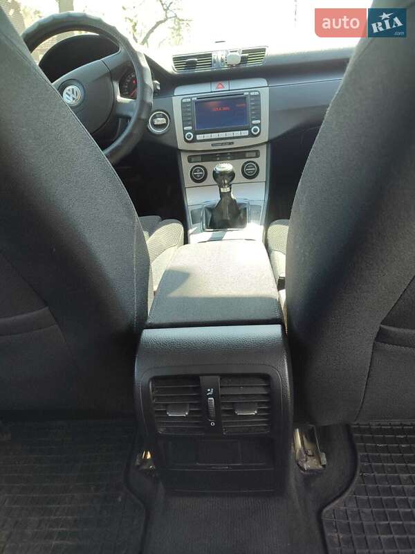 Універсал Volkswagen Passat 2007 в Сумах