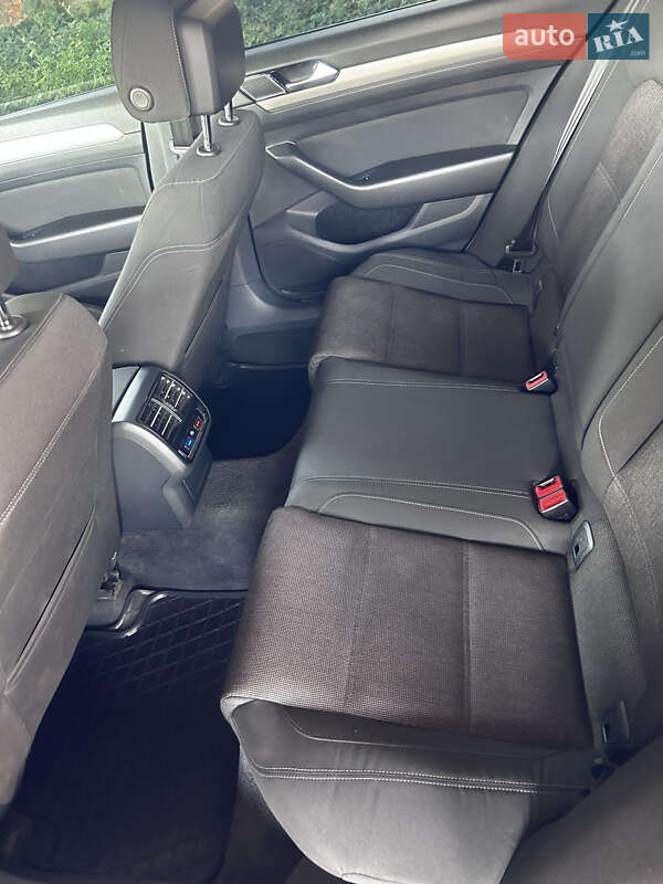 Универсал Volkswagen Passat 2015 в Мукачево