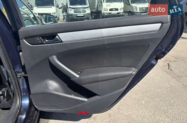Седан Volkswagen Passat 2011 в 