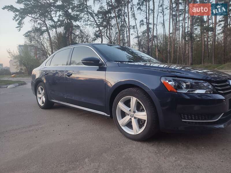 Седан Volkswagen Passat 2011 в Києві