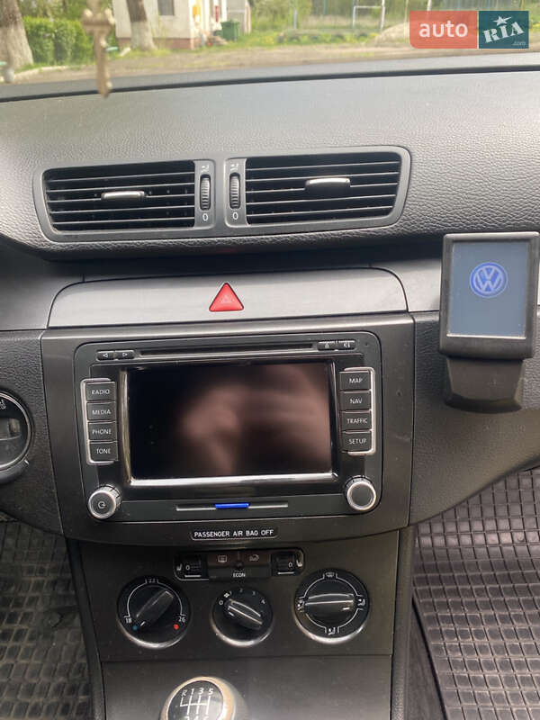 Седан Volkswagen Passat 2005 в Городенке