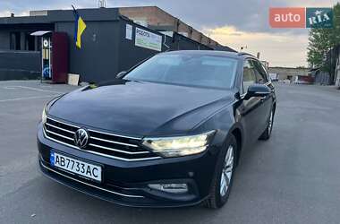 Универсал Volkswagen Passat 2021 в Киеве