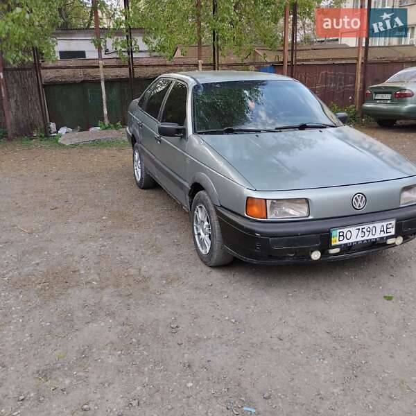 Седан Volkswagen Passat 1988 в 