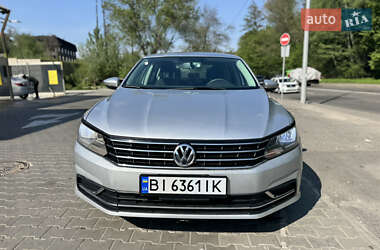 Седан Volkswagen Passat 2015 в Киеве