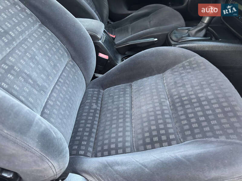 Седан Volkswagen Passat 2002 в Охтирці