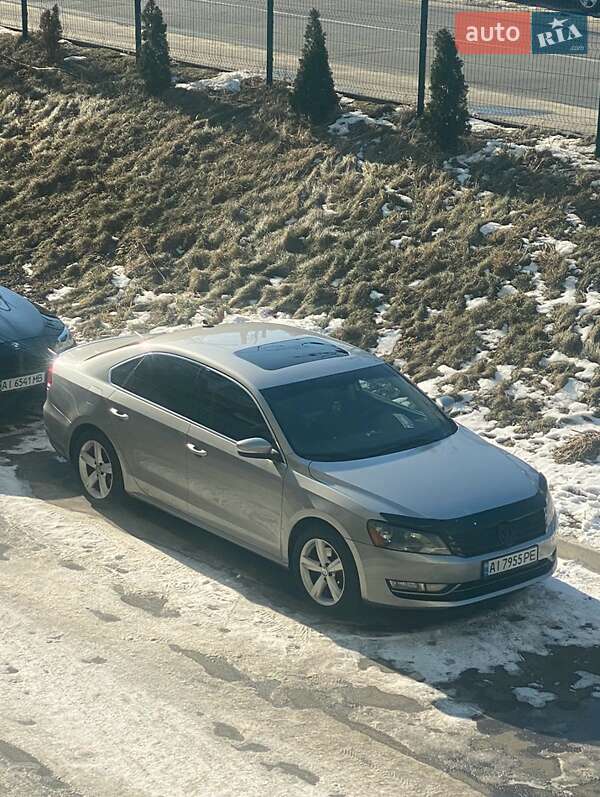 Седан Volkswagen Passat 2012 в Києві