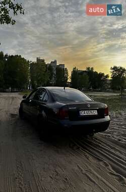 Седан Volkswagen Passat 1996 в 