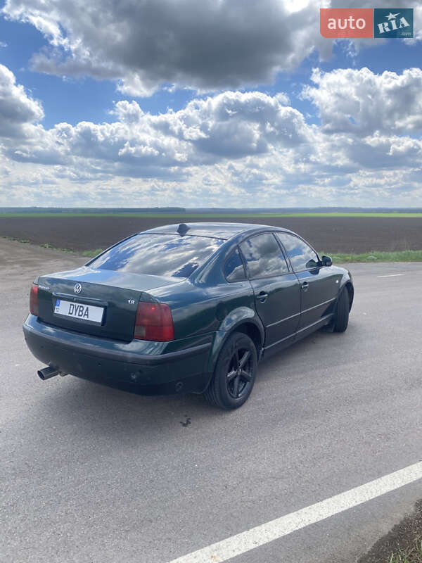 Седан Volkswagen Passat 1998 в Борисполе