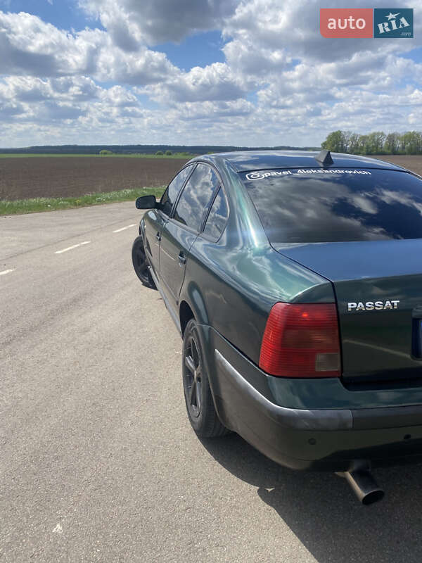 Седан Volkswagen Passat 1998 в Борисполе
