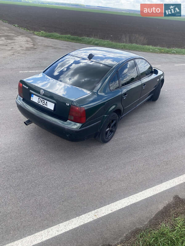 Седан Volkswagen Passat 1998 в Борисполе