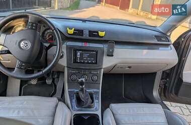 Седан Volkswagen Passat 2005 в 
