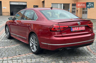 Седан Volkswagen Passat 2017 в 