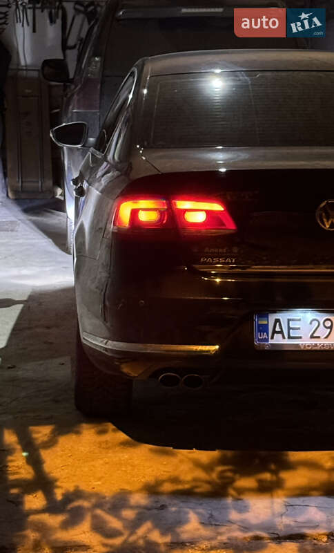 Седан Volkswagen Passat 2010 в Днепре