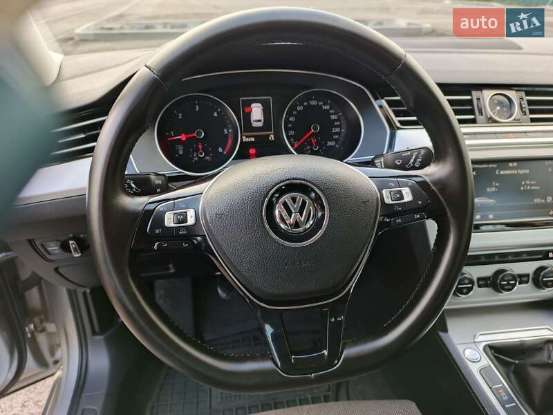 Універсал Volkswagen Passat 2015 в Чернігові