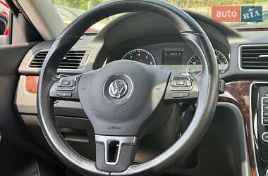 Седан Volkswagen Passat 2012 в 