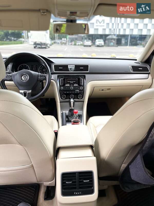 Седан Volkswagen Passat 2013 в Одессе