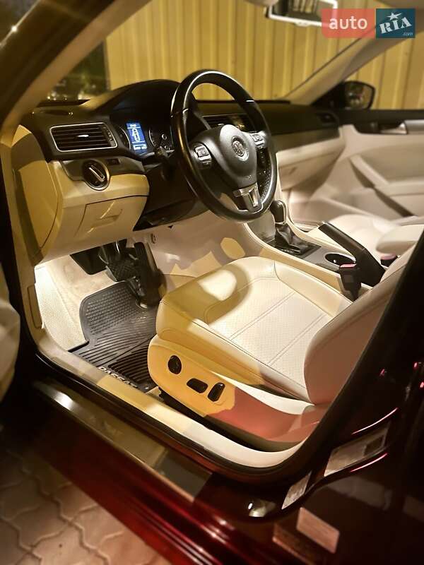 Седан Volkswagen Passat 2013 в Одессе