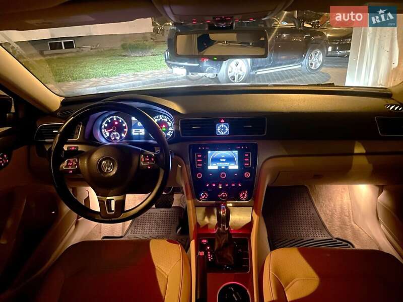 Седан Volkswagen Passat 2013 в Одессе