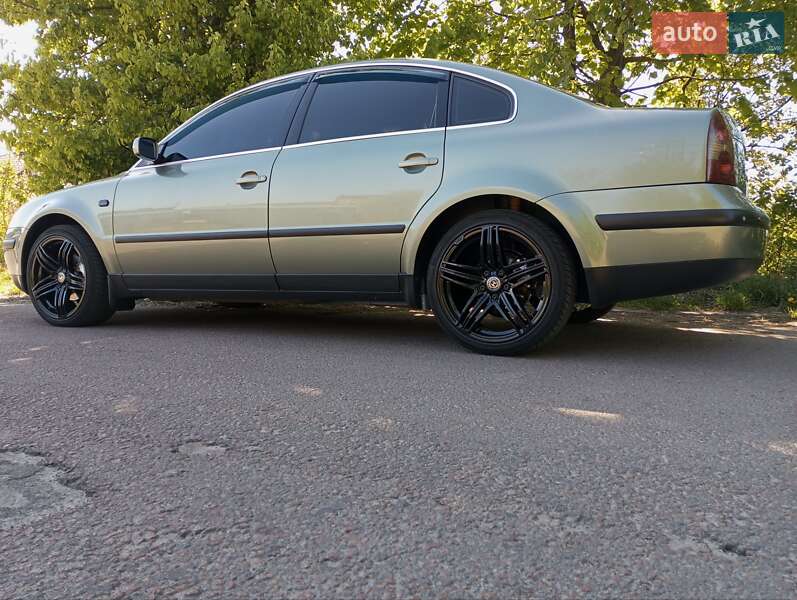 Седан Volkswagen Passat 2001 в Львове
