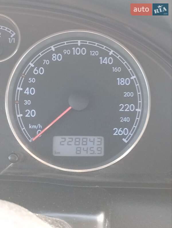 Седан Volkswagen Passat 2002 в Сумах