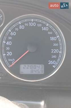 Седан Volkswagen Passat 2002 в 