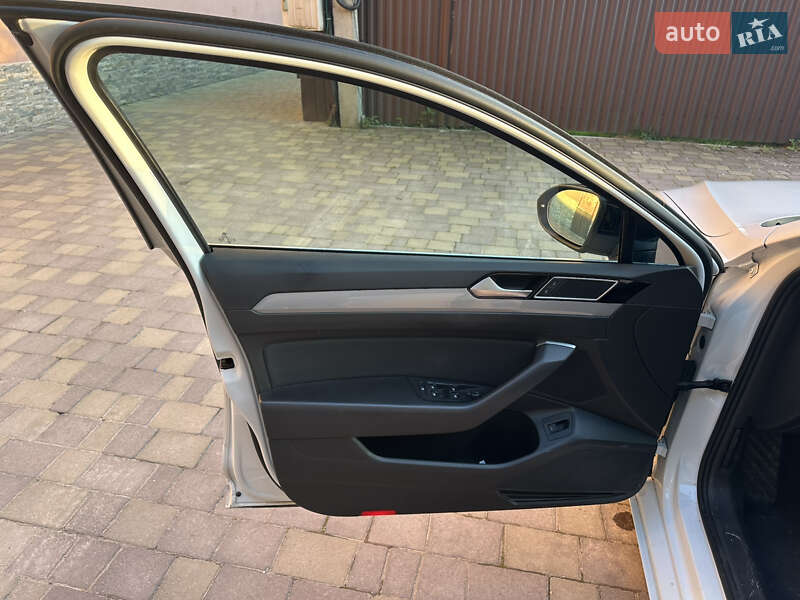 Универсал Volkswagen Passat 2020 в Бродах