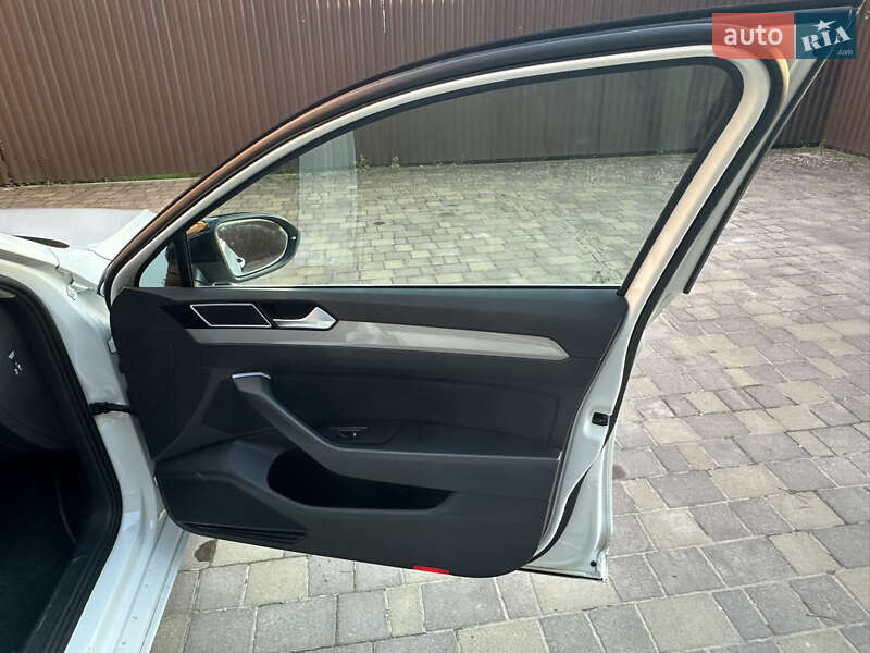 Универсал Volkswagen Passat 2020 в Бродах