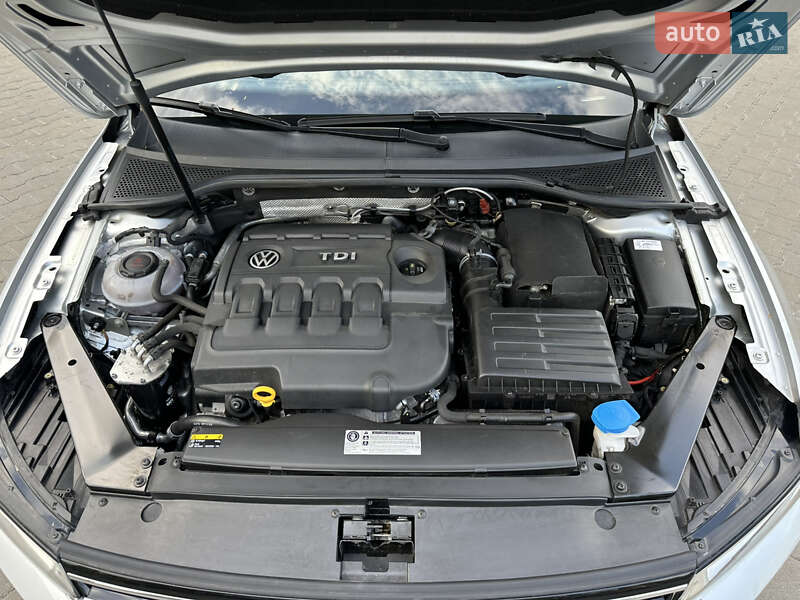 Универсал Volkswagen Passat 2016 в Киеве
