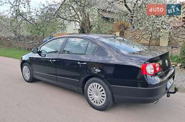 Седан Volkswagen Passat 2005 в 