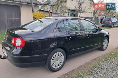Седан Volkswagen Passat 2005 в 