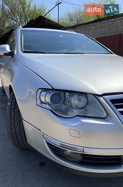 Універсал Volkswagen Passat 2005 в Запоріжжі